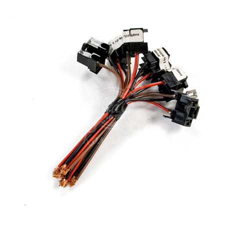 Колодка на 3  контакта  с проводами для ламп H4 (мамка)