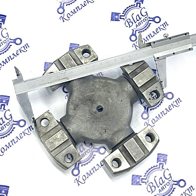 Крестовина м/о ISUZU CYZ51/52 (56х174) 1373001001