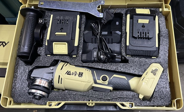 Болгарка FB-5025 аккумуляторная М10, Ф16мм, 10000 об/мин. диск 125мм, 2 АКБ, в кейсе