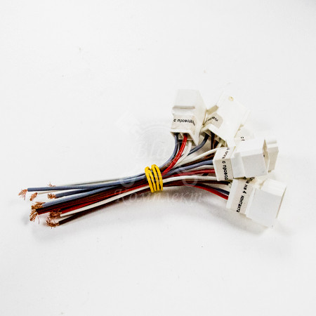 Колодка на 4 контакта с проводами (папа)