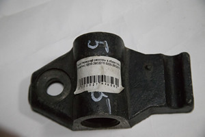 Ушко передней рессоры в сборе МАЗ (пластик) 5335-2902015