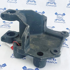 Кронштейн передней рессоры правый / ПАО КАМАЗ 43114-2902444