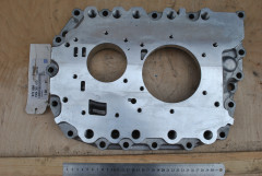 Передняя крышка коробки передач MAN (81.32101.0431)  ZF (ориг.) 1304301413