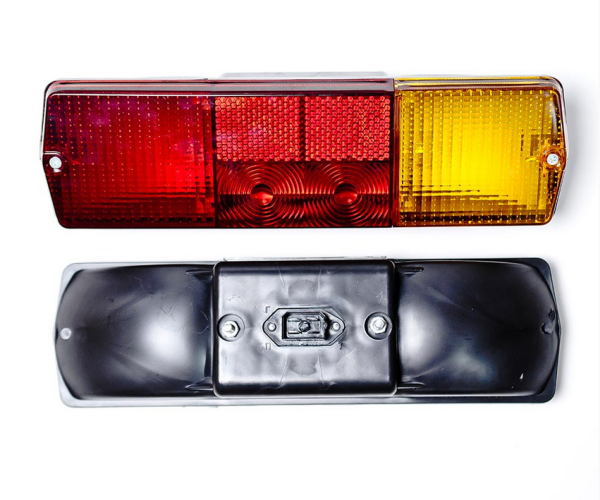 Фонарь задний 354-24 универсальный правый 24В (ТАС)