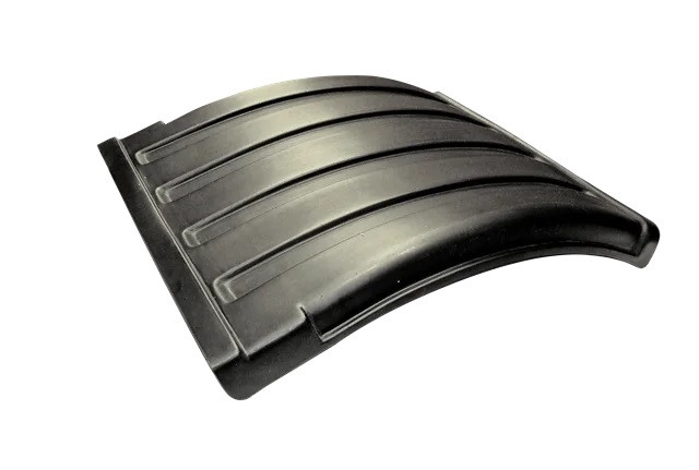 Крыло заднее пластиковое К690 1/3 (полукрылок)