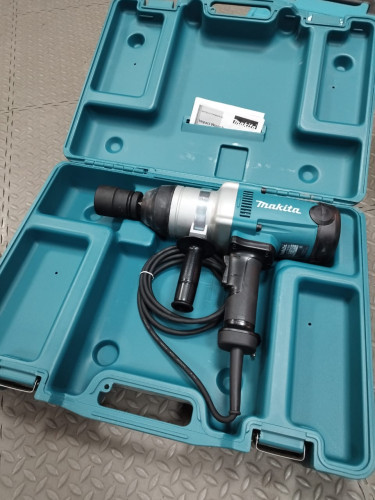 Гайковерт электрический 1" Makita TW1000 220В. 1200Вт. 1400 об/мин.