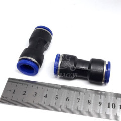 Фитинг пластиковый прямой Ф14 мм