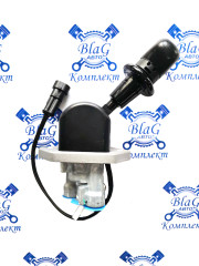 Кран ручного тормоза 2-х выводной с датчиком на панель для КАМАЗ 9617230640 / 35260042450 SORL