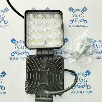 Фара светодиодная ДИАЛУЧ квадратная 10-30В. 48Вт. 105 х105мм. 16 изл. / 48F16-3S / рассеивающий свет